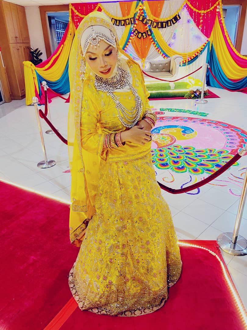 Grand Mirror Yellow Lengha