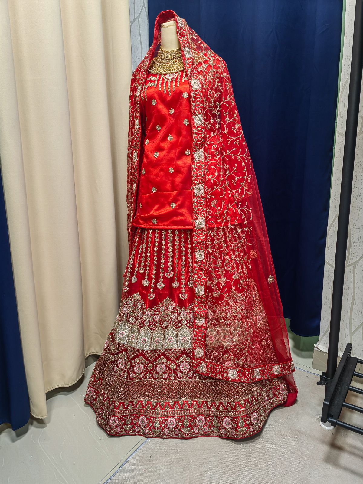 Grand Stones Red Chilli Lengha
